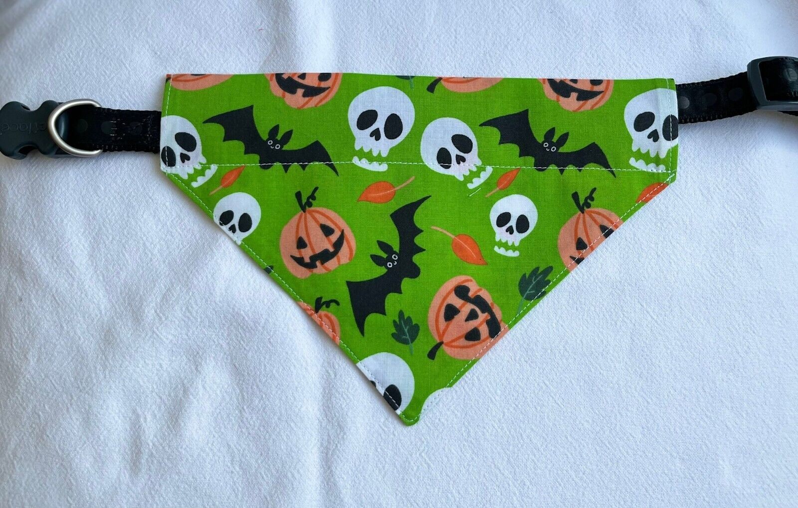 Halloween Dog Collar Accessories Bows & Bandanas Handmade in UK. Multi Sizes