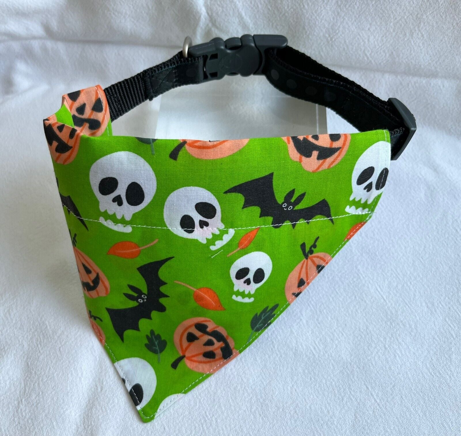 Halloween Dog Collar Accessories Bows & Bandanas Handmade in UK. Multi Sizes